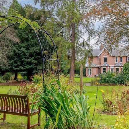 Claridge House Bed & Breakfast Лингфийлд Екстериор снимка