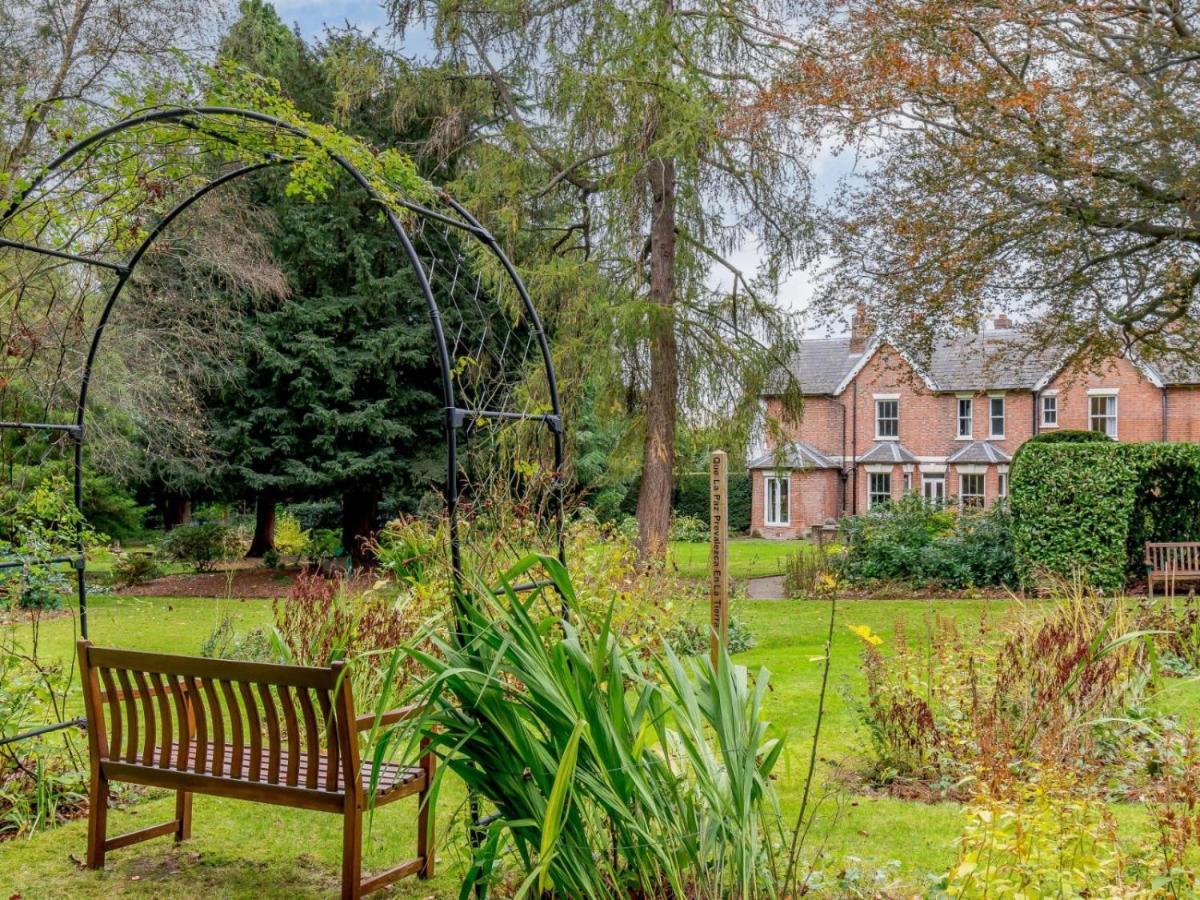 Claridge House Bed & Breakfast Лингфийлд Екстериор снимка