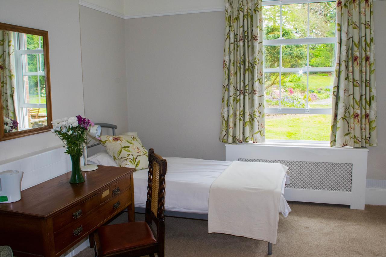 Claridge House Bed & Breakfast Лингфийлд Екстериор снимка
